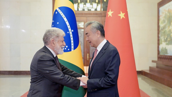 Diplomat Tinggi Tiongkok Bertemu dengan Penasihat Utama Presiden Brasil